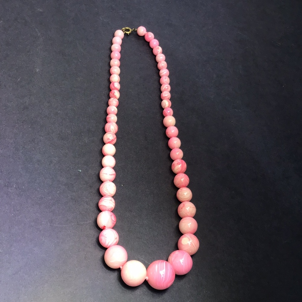 Vintage beads strand barbie pink marbled effect retro jewelry authentic knotted